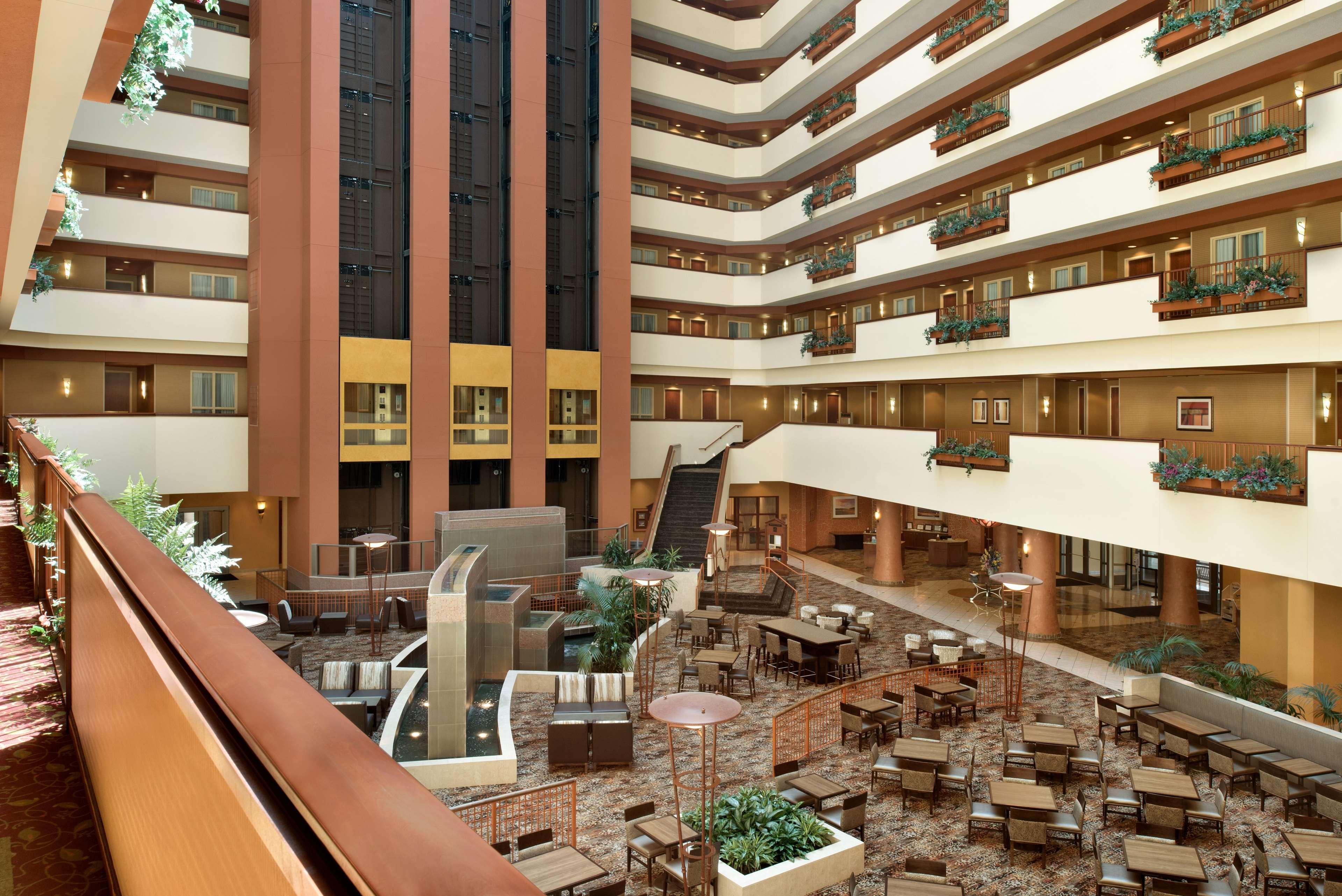 Embassy Suites East Peoria Hotel And Riverfront Conference Center מראה חיצוני תמונה