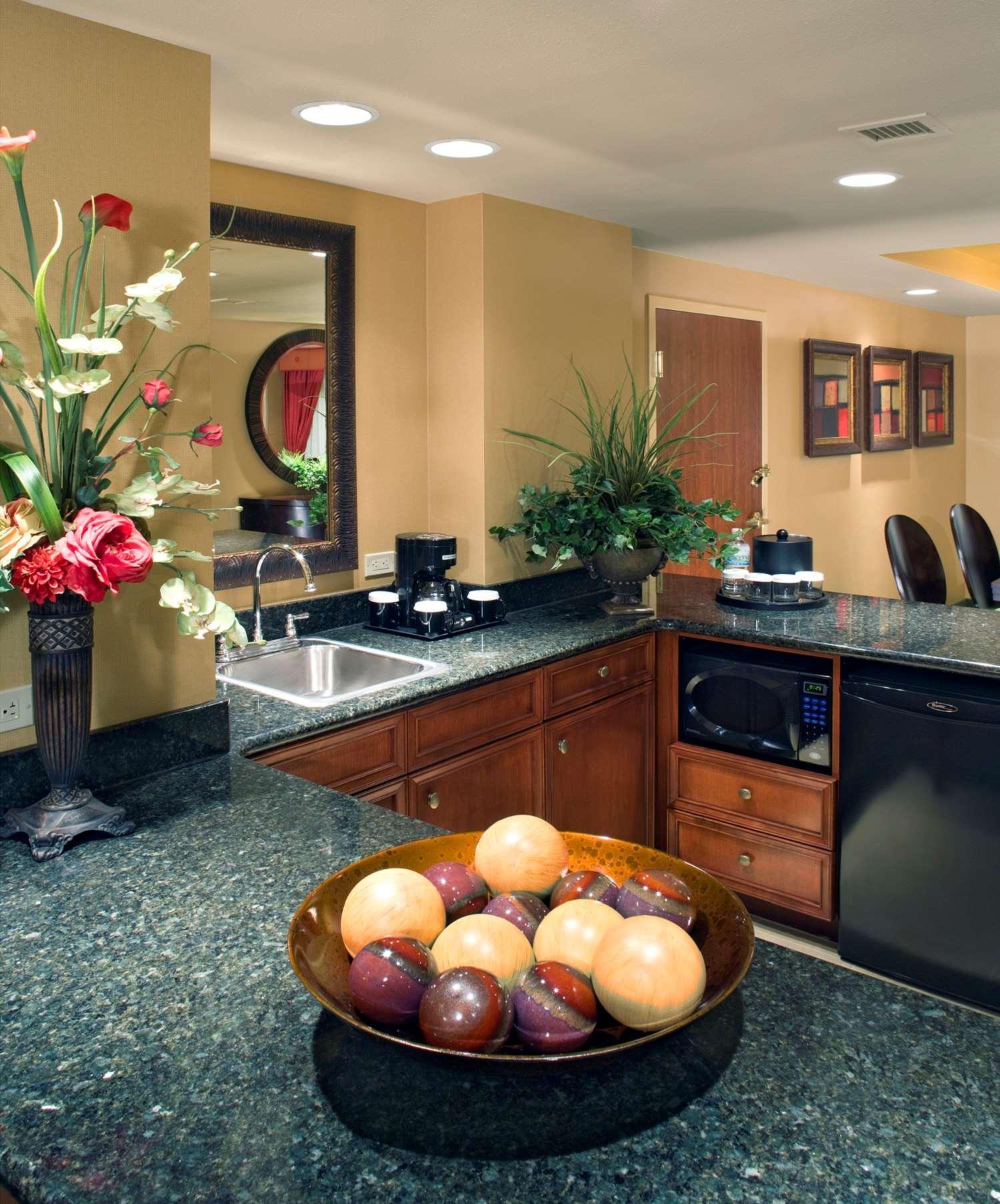 Embassy Suites East Peoria Hotel And Riverfront Conference Center מראה חיצוני תמונה