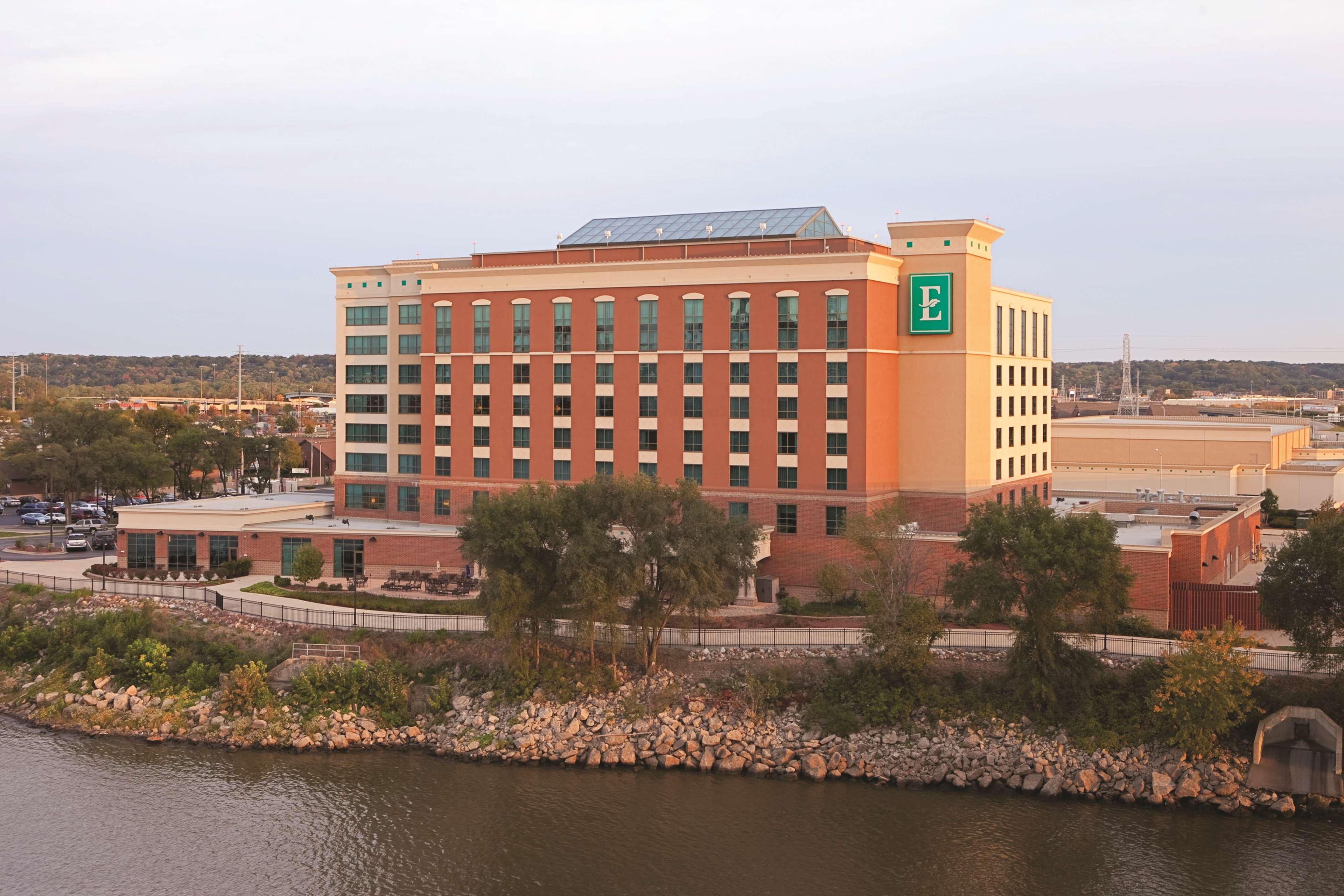 Embassy Suites East Peoria Hotel And Riverfront Conference Center מראה חיצוני תמונה