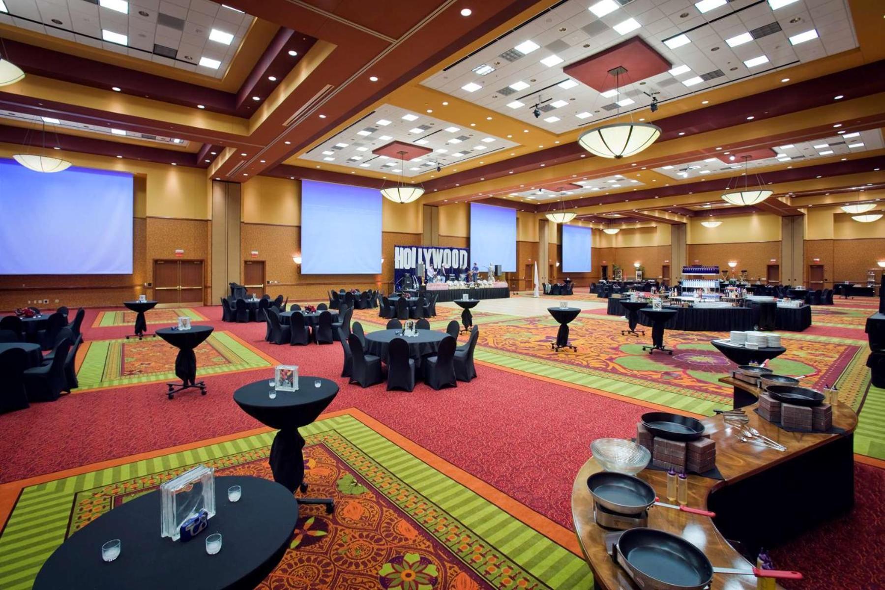 Embassy Suites East Peoria Hotel And Riverfront Conference Center מראה חיצוני תמונה