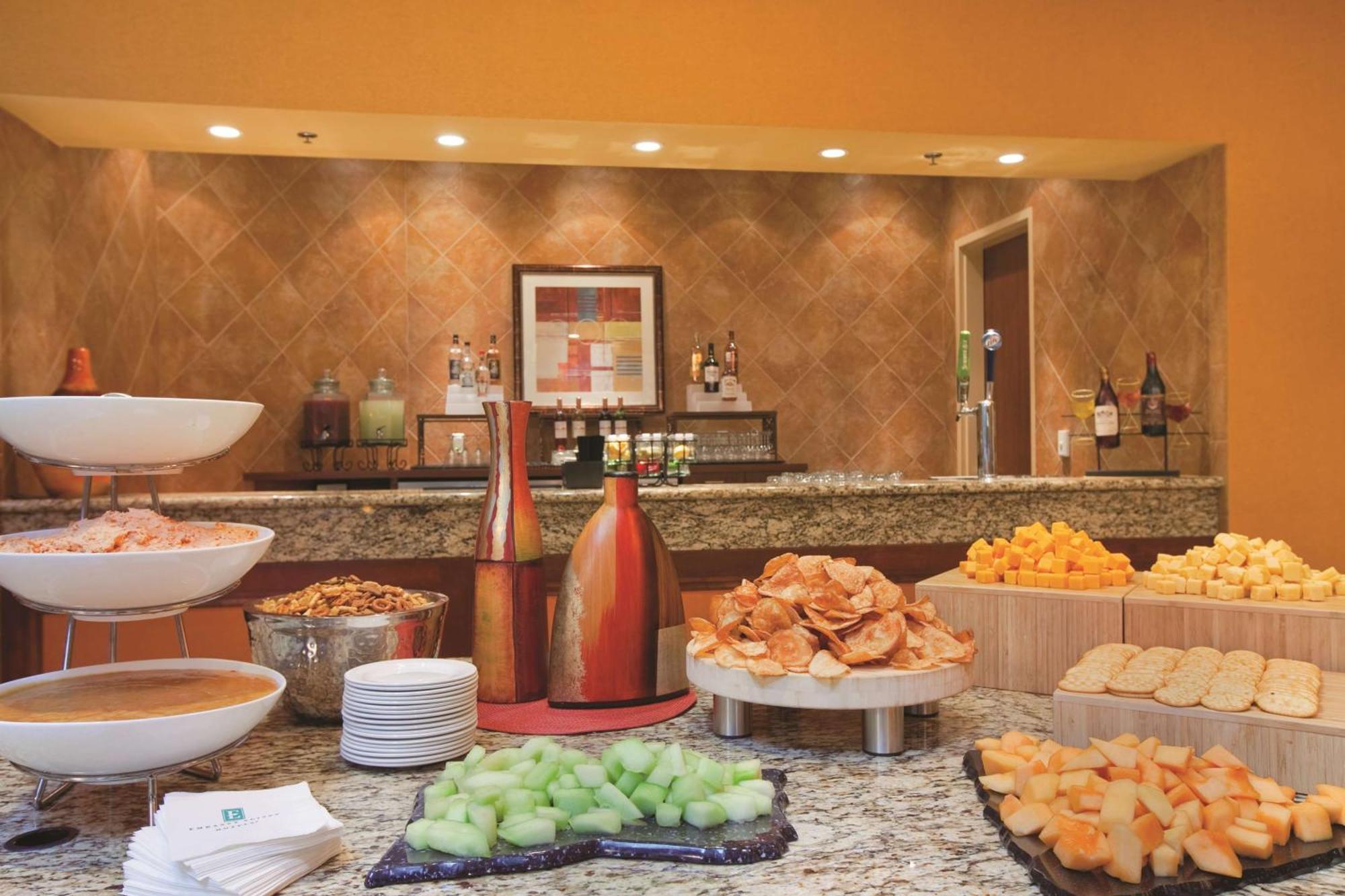 Embassy Suites East Peoria Hotel And Riverfront Conference Center מראה חיצוני תמונה