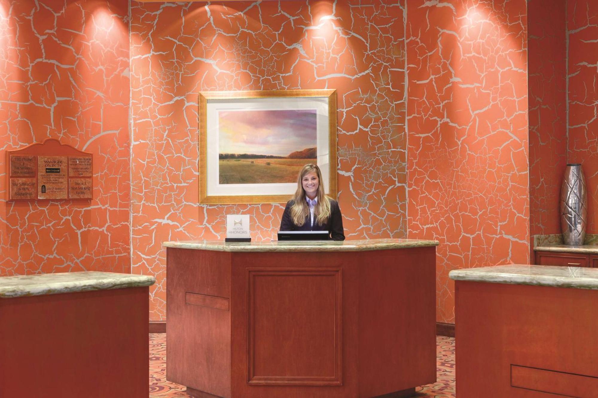 Embassy Suites East Peoria Hotel And Riverfront Conference Center מראה חיצוני תמונה