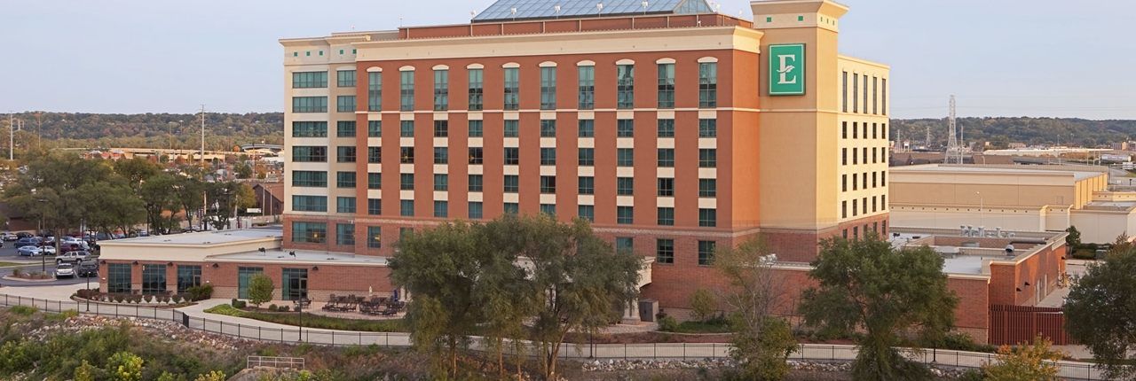 Embassy Suites East Peoria Hotel And Riverfront Conference Center מראה חיצוני תמונה