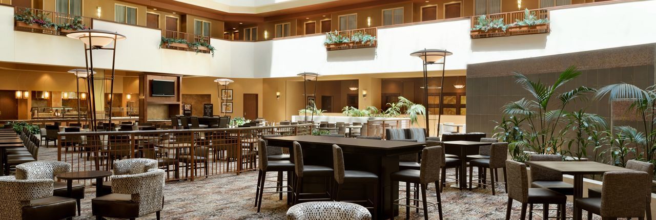 Embassy Suites East Peoria Hotel And Riverfront Conference Center מראה חיצוני תמונה