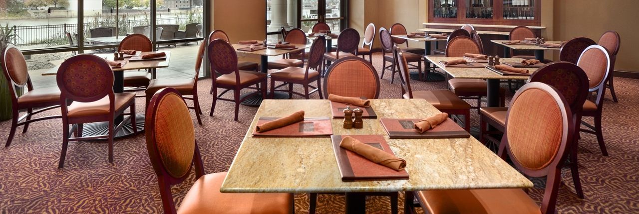 Embassy Suites East Peoria Hotel And Riverfront Conference Center מראה חיצוני תמונה