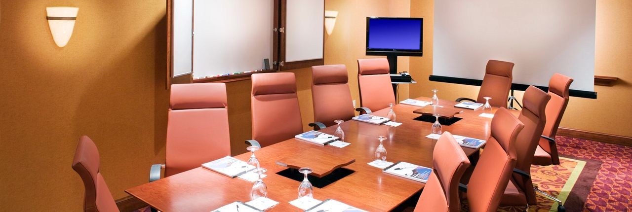 Embassy Suites East Peoria Hotel And Riverfront Conference Center מראה חיצוני תמונה